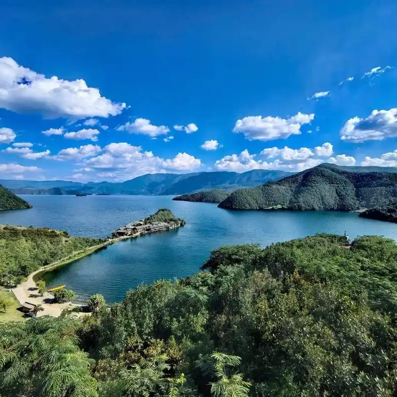 瀘沽湖